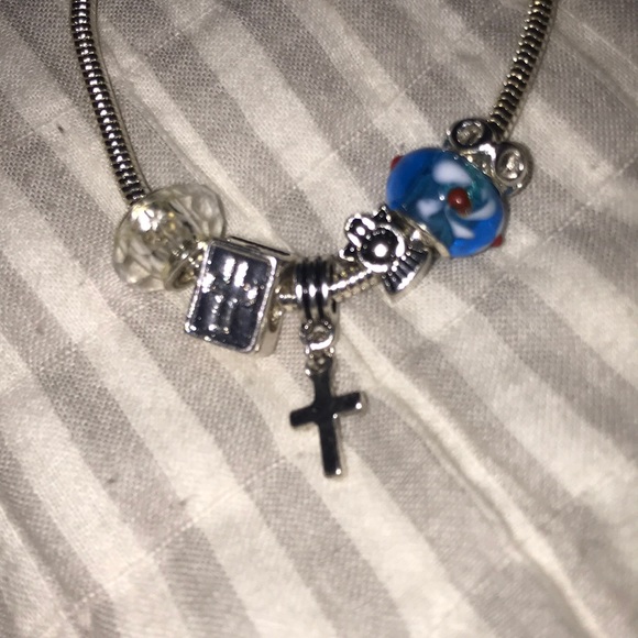 charm bracelet - Picture 2 of 2